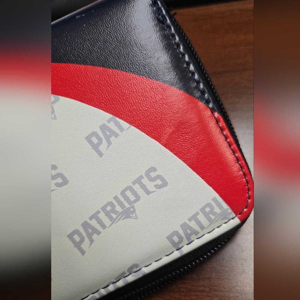 NWT | New England Patriots Wallet and Jewelry Set - Picture 6 of 7